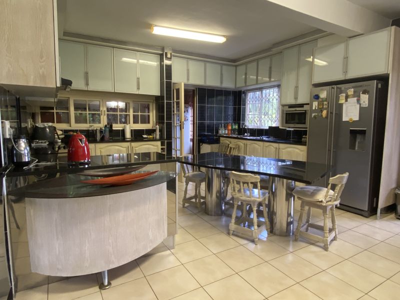4 Bedroom House For Sale In Westville - Photo 2
