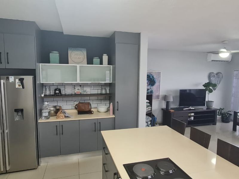 Stunning 3 bed Beach side unit in Umdloti - Photo 10