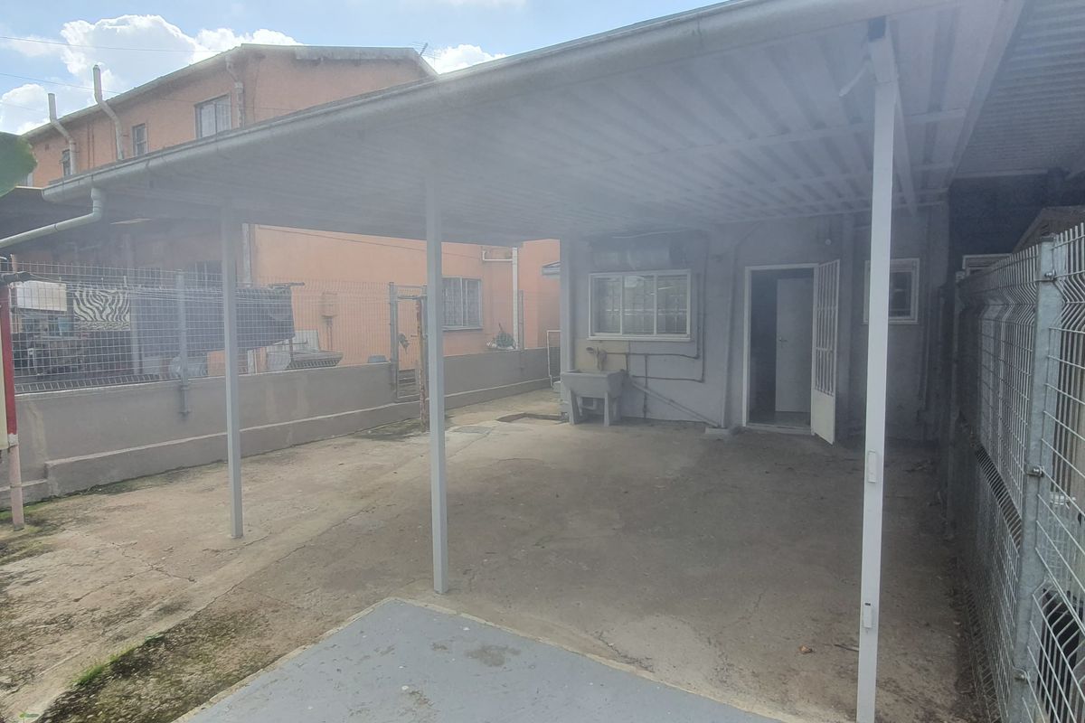 Prime Property Presents: Modern 4-Bedroom Extended Duplex in Sunford - Photo 2