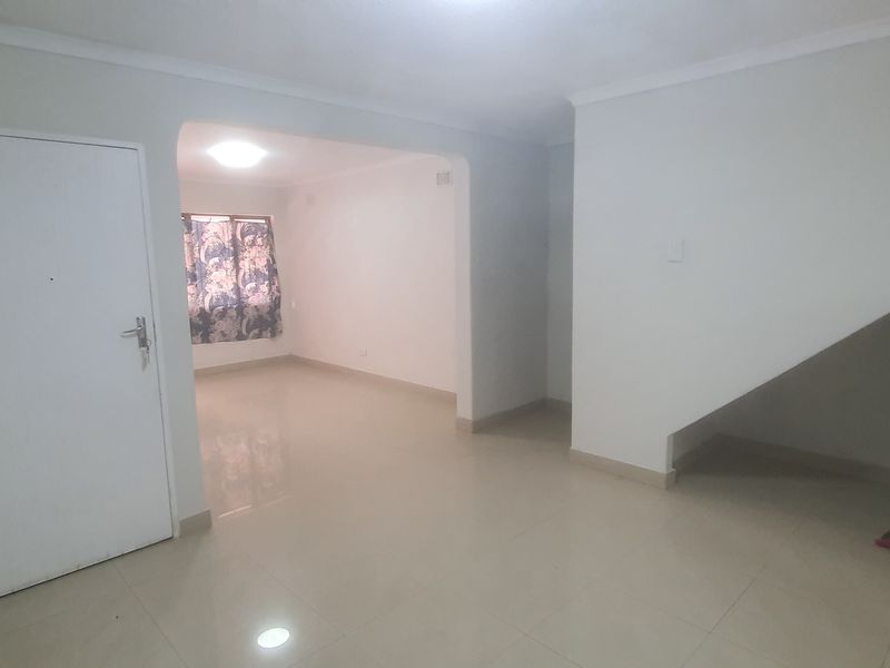 Prime Property Presents: Modern 4-Bedroom Extended Duplex in Sunford - Photo 10