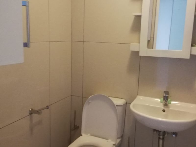 Neat two bedroom for sale near Gateway Mall!! - Photo 9