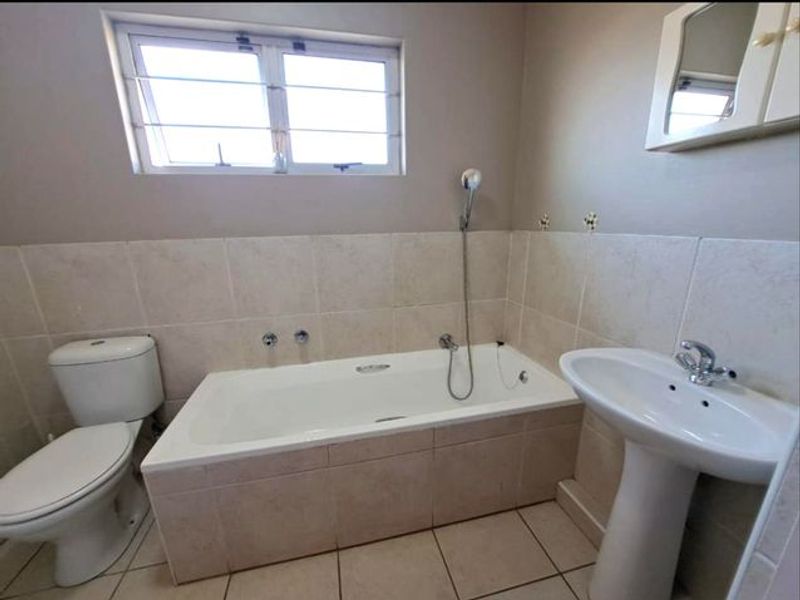 Gated Estate | 3 Bedroom To Let In Mount Edgecombe. - Photo 8