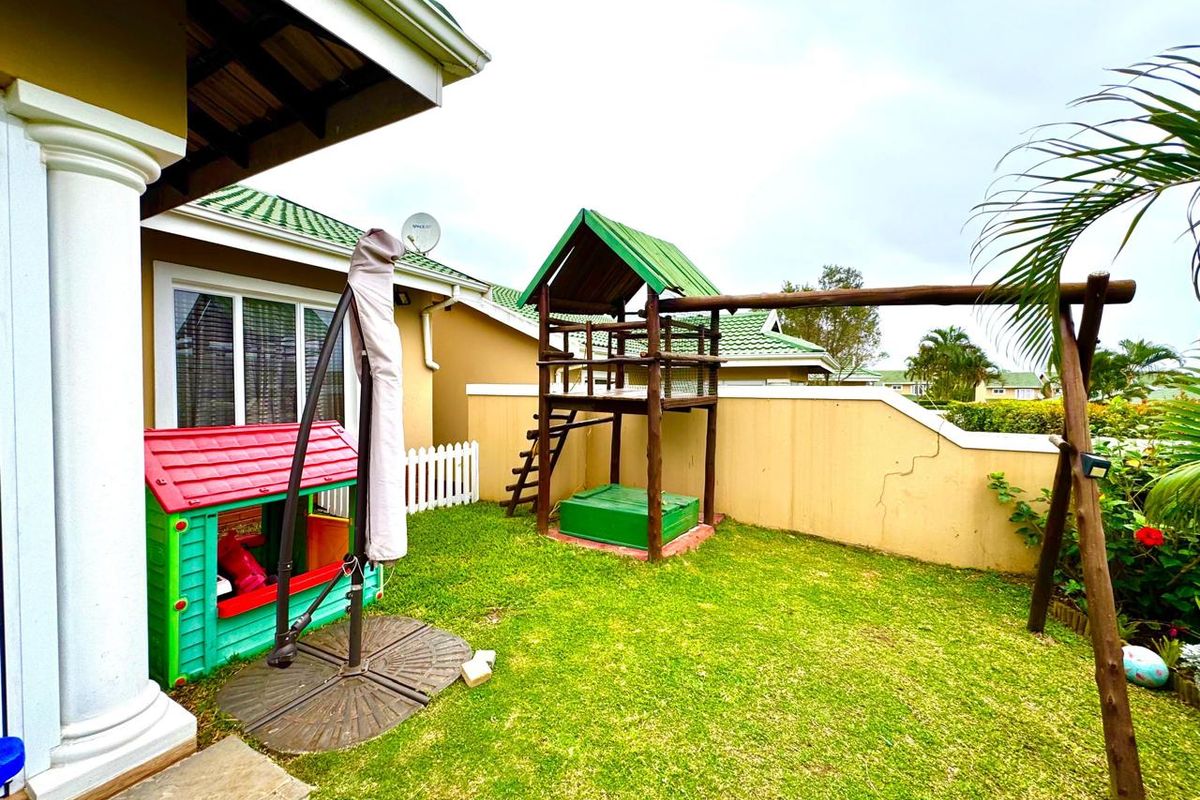 Townhouse For Sale In Mount Edgecombe - Photo 2