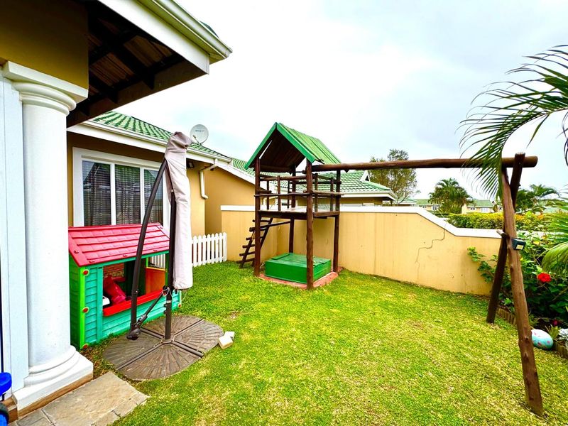 Townhouse For Sale In Mount Edgecombe - Photo 2