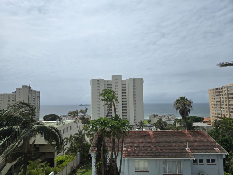 Prime Property presents this stunning 3-bedroom duplex in UMhlanga Central - Photo 4