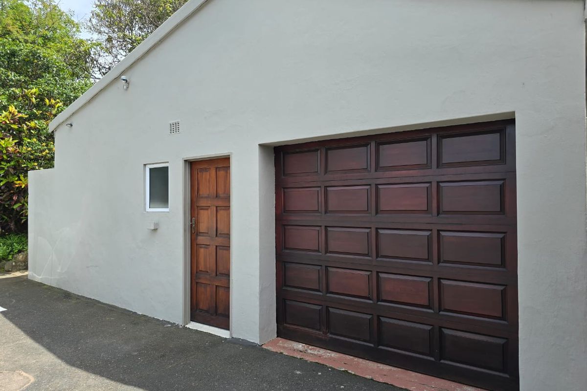 Prime Property presents this stunning 3-bedroom duplex in UMhlanga Central - Photo 2