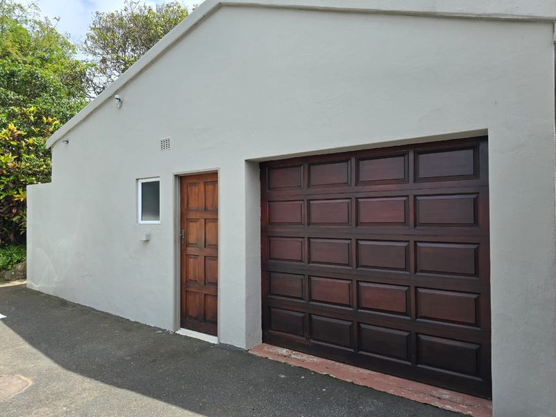 Prime Property presents this stunning 3-bedroom duplex in UMhlanga Central - Photo 2