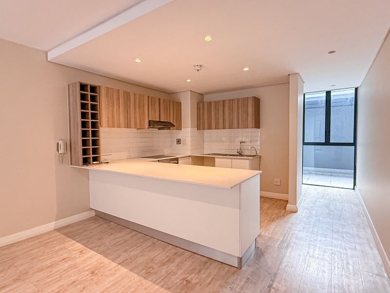 Stylish 2-bed Dual-Balcony Apartment in the Heart of De Waterkant. - Photo 10