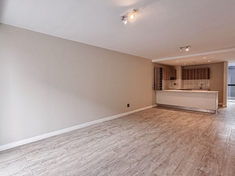 Stylish 2-bed Dual-Balcony Apartment in the Heart of De Waterkant. - Photo 8