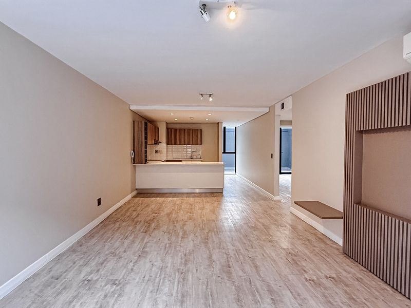 Stylish 2-bed Dual-Balcony Apartment in the Heart of De Waterkant. - Photo 6