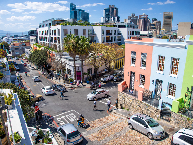Stylish 2-bed Dual-Balcony Apartment in the Heart of De Waterkant. - Photo 2