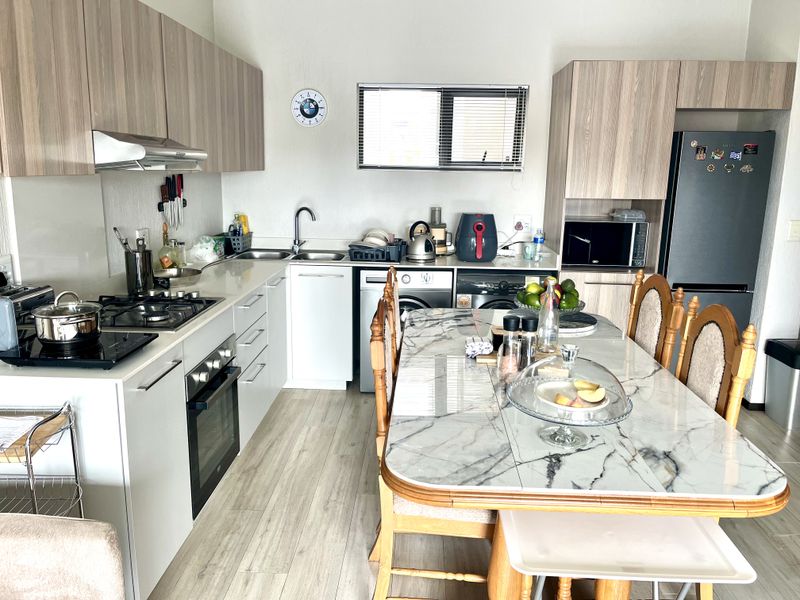 3 Bed 2 Bath Fully Furnished - Photo 2