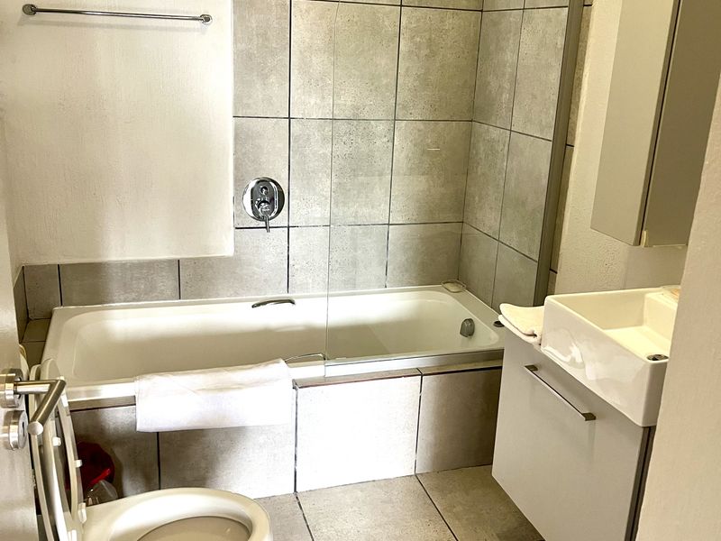 3 Bed 2 Bath Fully Furnished - Photo 7