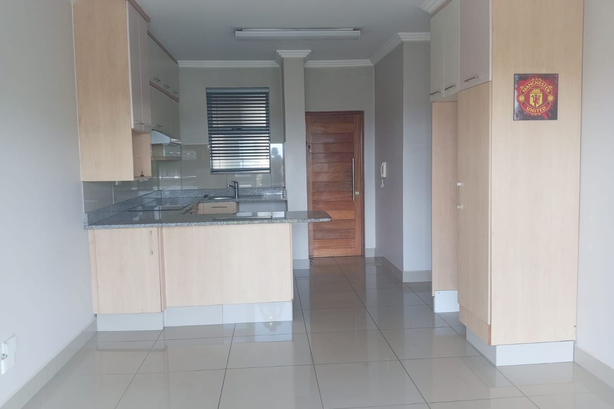 Prime  Property Presents A Stunning Two Bedroom Apartment Situated In Umhlanga Ridge For Sale - Photo 4