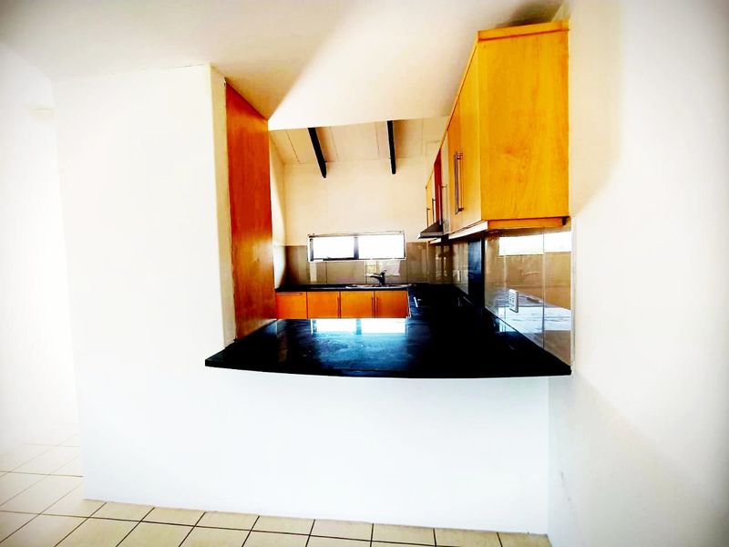 Family-Friendly 3 Bedroom Apartment To Let In Mount Edgecombe. - Photo 3