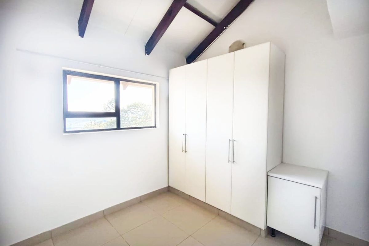 Family-Friendly 3 Bedroom Apartment To Let In Mount Edgecombe. - Photo 2