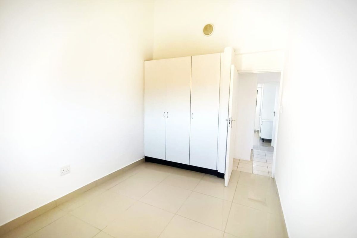 Family-Friendly 3 Bedroom Apartment To Let In Mount Edgecombe. - Photo 4