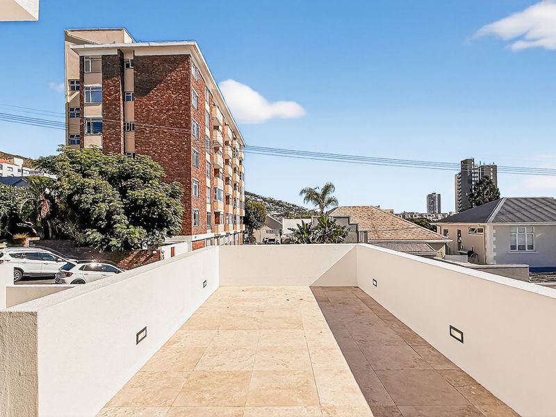 Immaculate Sea Point House with Pool, Garage & Timeless Architectural Charm. - Photo 7