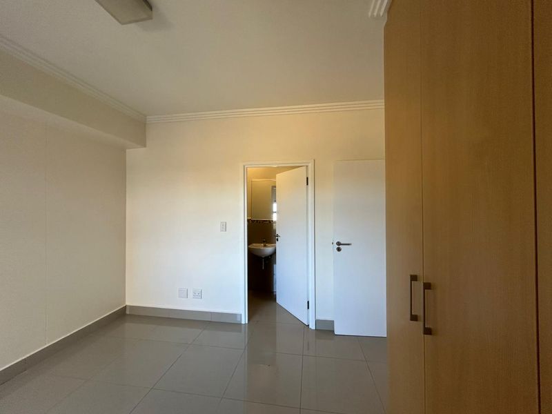 Prime  Property Presents A Stunning Two Bedroom Apartment Situated In Umhlanga Ridge For Sale - Photo 10
