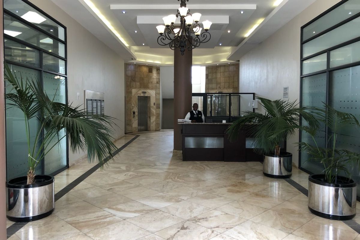 Prime  Property Presents A Stunning Fully Furnished Two Bedroom Apartment Situated In Umhlanga Ridge - Photo 2