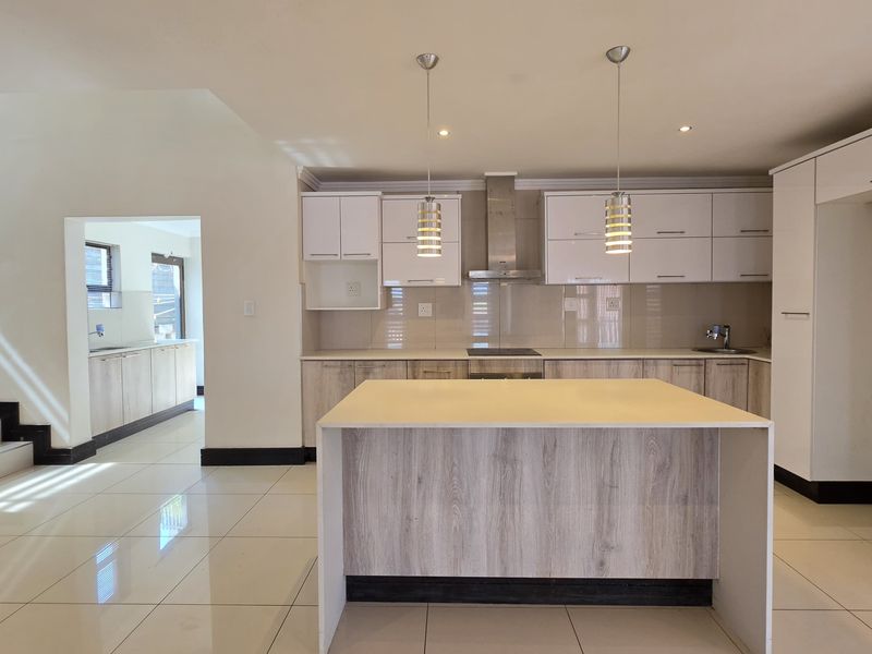 Townhouse For Sale In Umhlanga - Photo 2