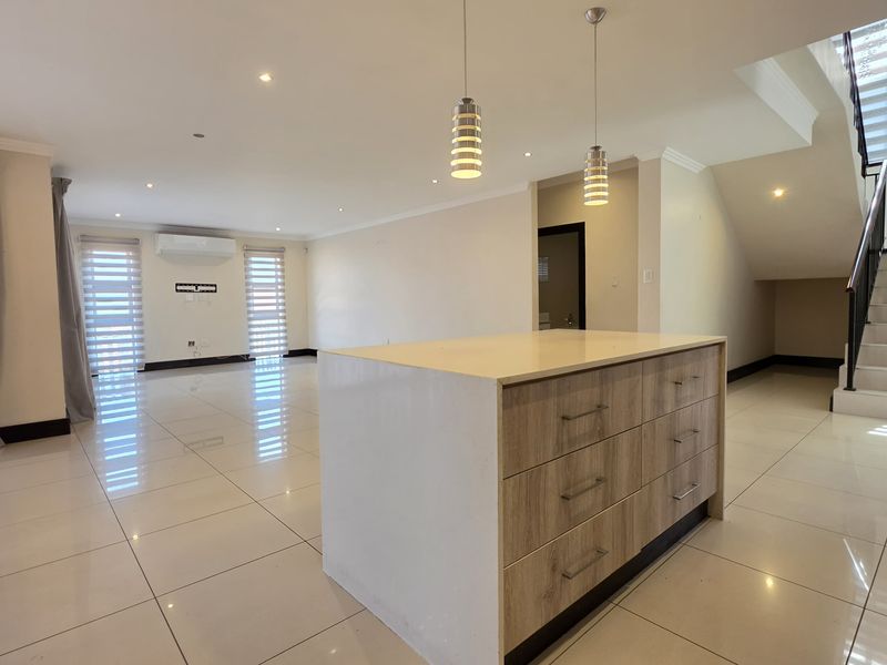 Townhouse For Sale In Umhlanga - Photo 3
