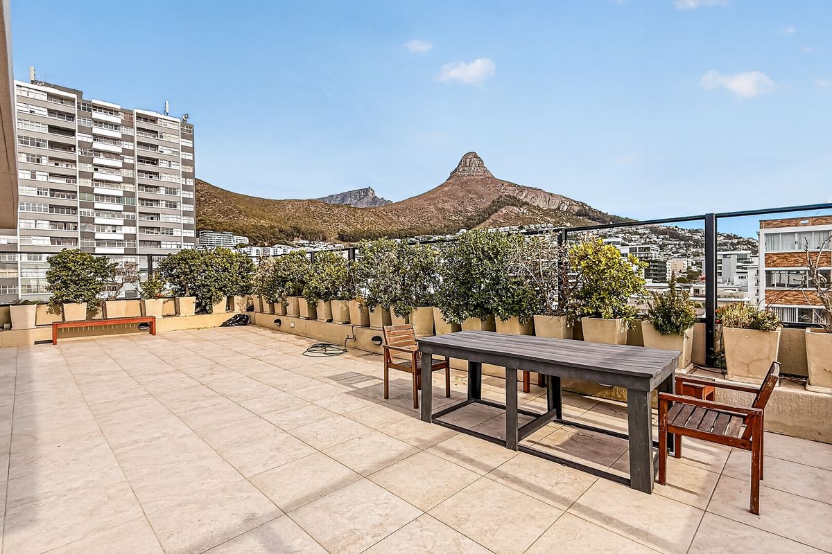 Penthouse Living with Iconic Views and Rooftop Entertaining - Photo 3