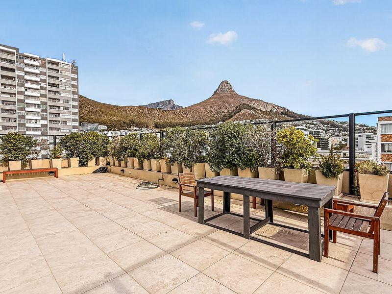 Penthouse Living with Iconic Views and Rooftop Entertaining - Photo 3