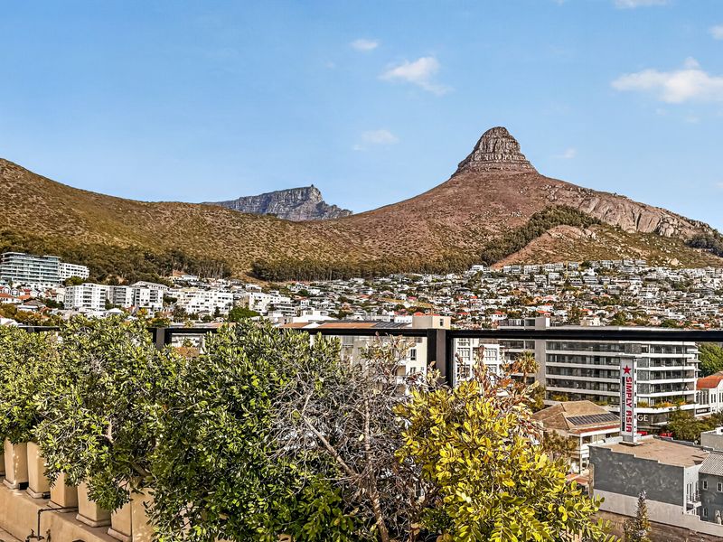 Penthouse Living with Iconic Views and Rooftop Entertaining - Photo 2
