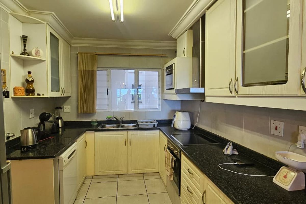 Three  bedroom for sale - Photo 3