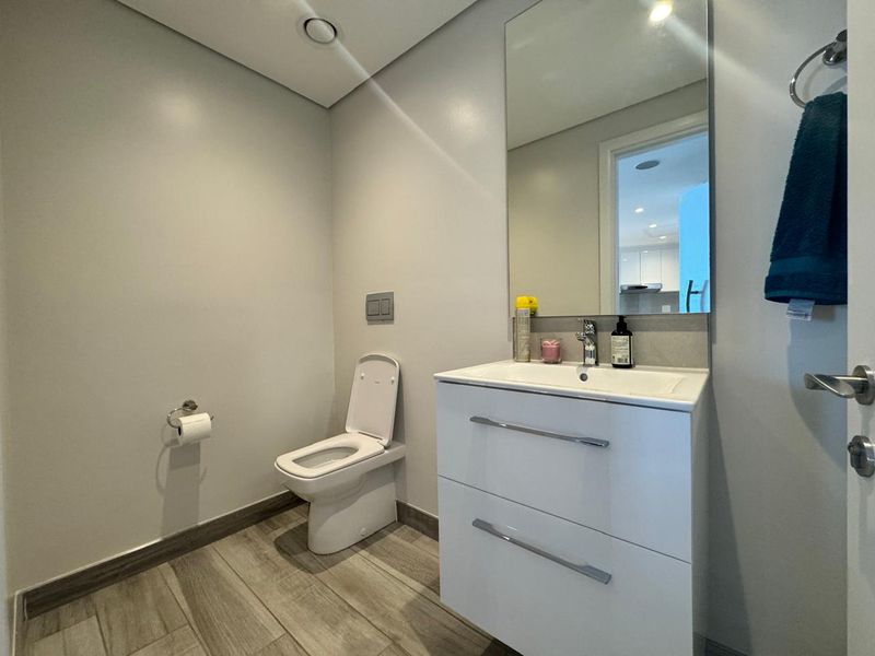 Luxury Coastal Living at Its Finest – Fully Furnished 3-Bedroom Apartment For Rent. - Photo 10