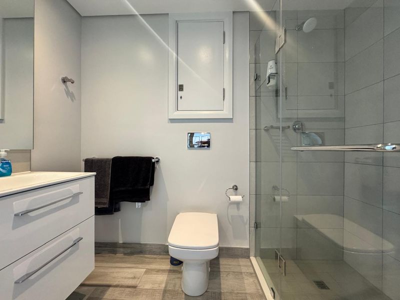 Luxury Coastal Living at Its Finest – Fully Furnished 3-Bedroom Apartment For Rent. - Photo 6