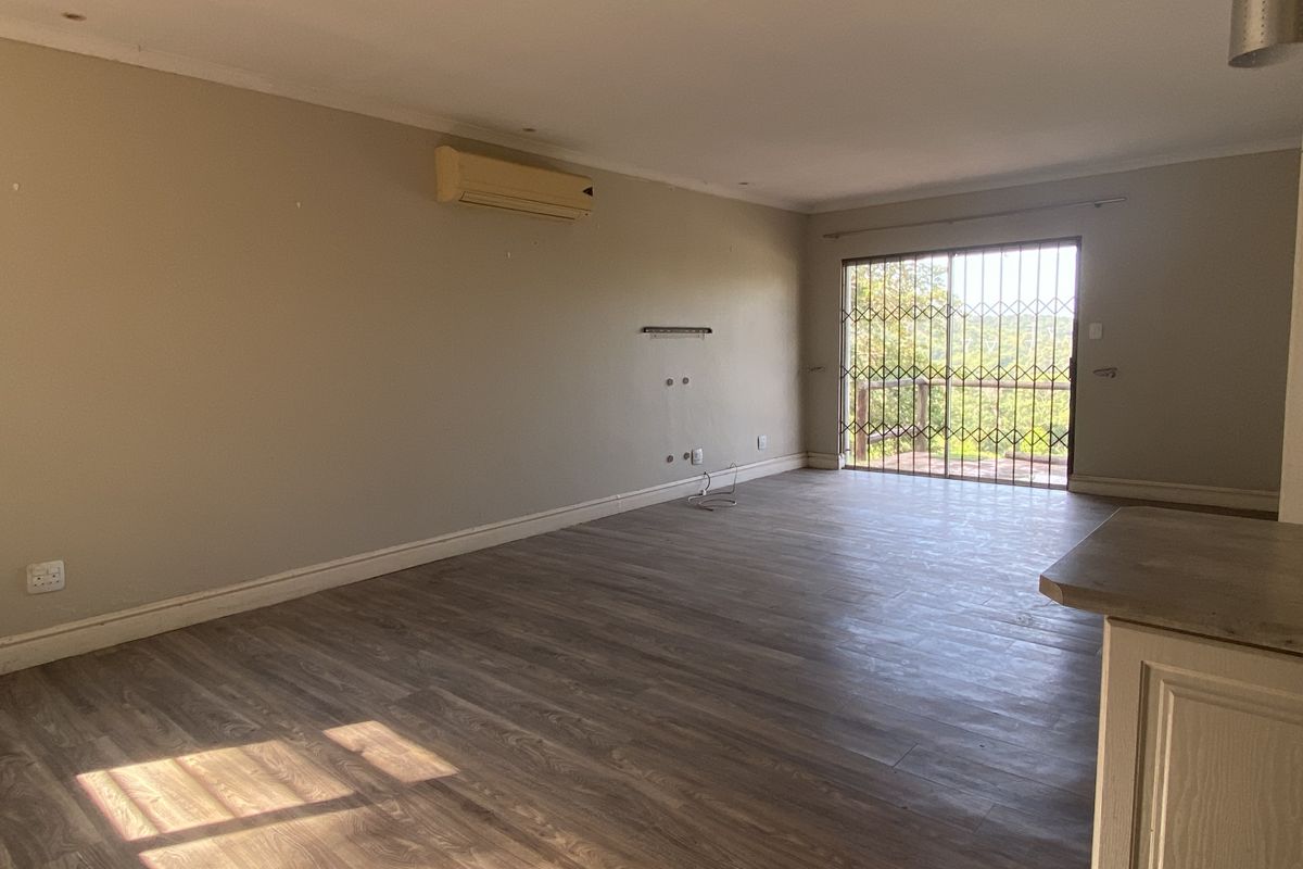 3 Bedroom House for Sale in Queensburgh - Photo 3