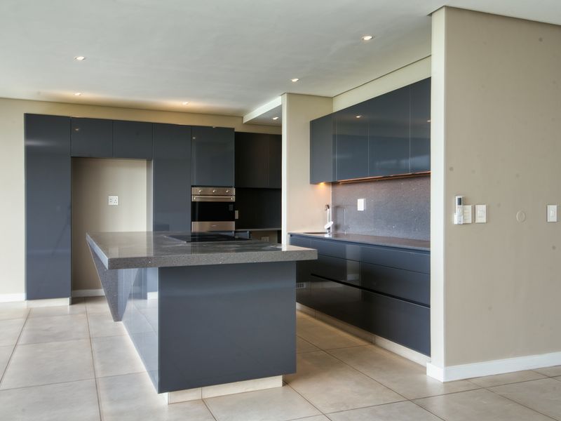 Spectacular 4-Bedroom, 4-Bathroom Home in The Horizon, Executive Estate, Umhlanga - Photo 4