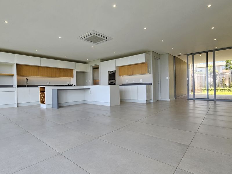 NO TRANSFER DUTY! - Photo 2