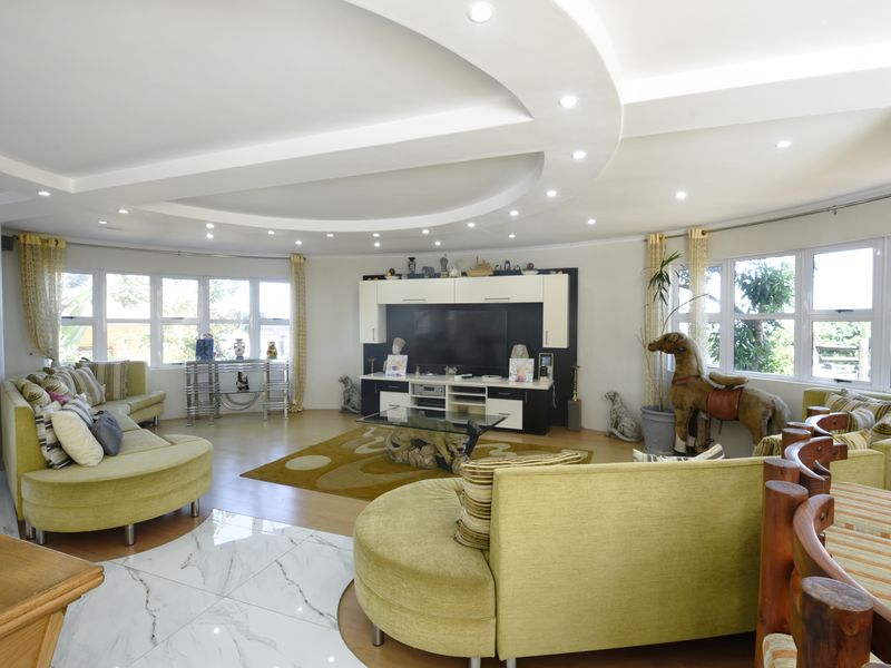 Luxury Living Redefined – Expansive 4 Bedroom, 4.5 Bathroom Home with Premium Extras - Photo 2