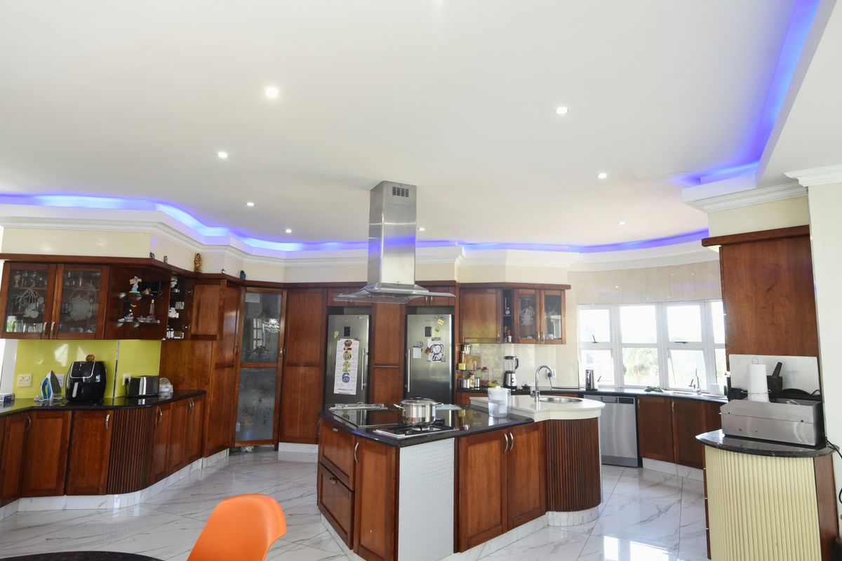 Luxury Living Redefined – Expansive 4 Bedroom, 4.5 Bathroom Home with Premium Extras - Photo 5