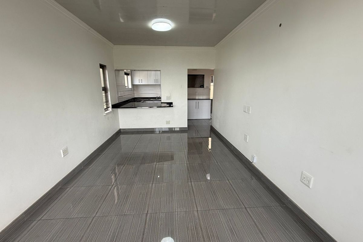 Newly Renovated Apartment with Harbour Views in Prime Musgrave Location - Photo 5