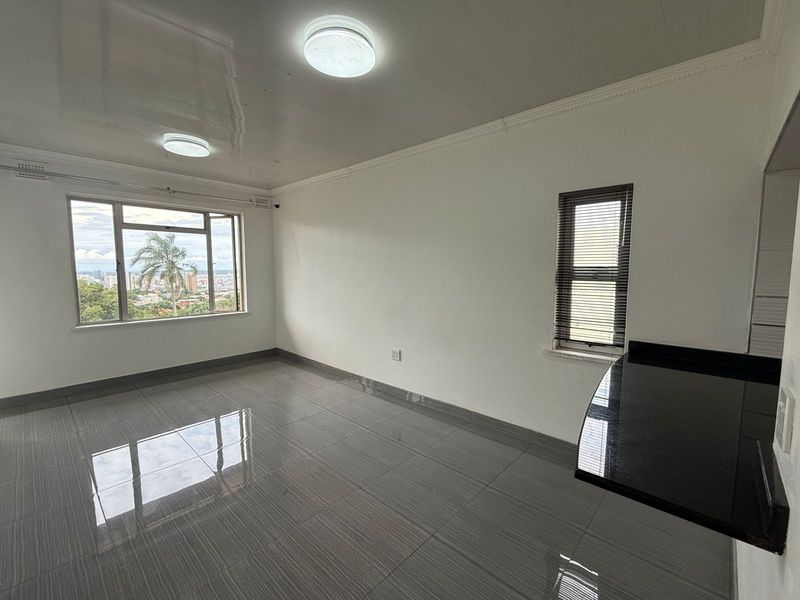 Newly Renovated Apartment with Harbour Views in Prime Musgrave Location - Photo 10