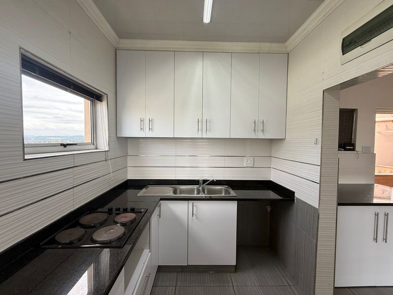 Newly Renovated Apartment with Harbour Views in Prime Musgrave Location - Photo 2