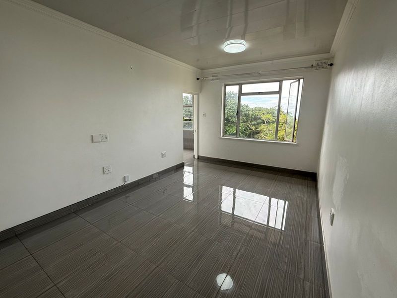 Newly Renovated Apartment with Harbour Views in Prime Musgrave Location - Photo 4