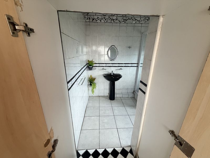 Great Value! - Ground Floor 2-Bedroom Flat - Photo 10