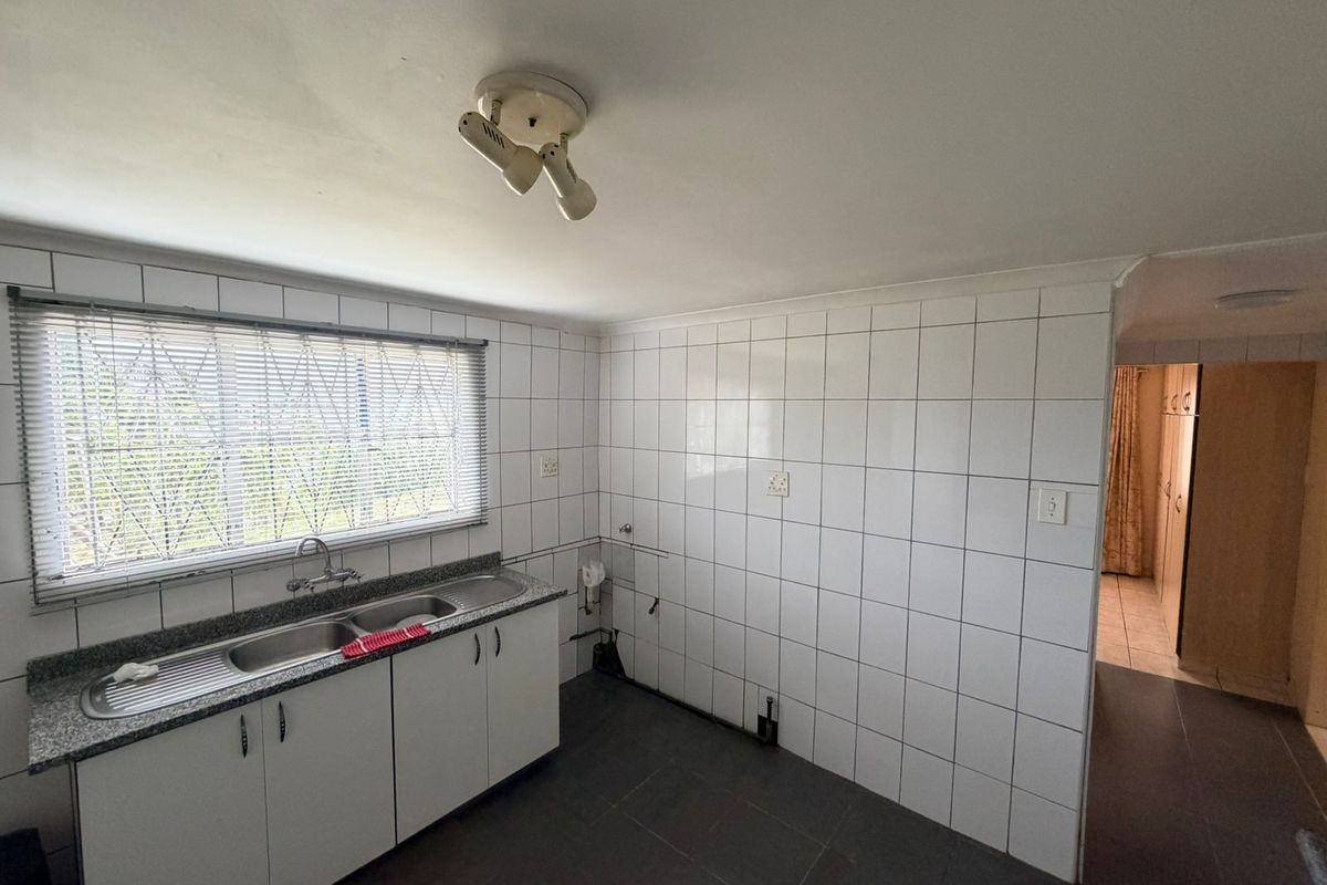 Great Value! - Ground Floor 2-Bedroom Flat - Photo 3