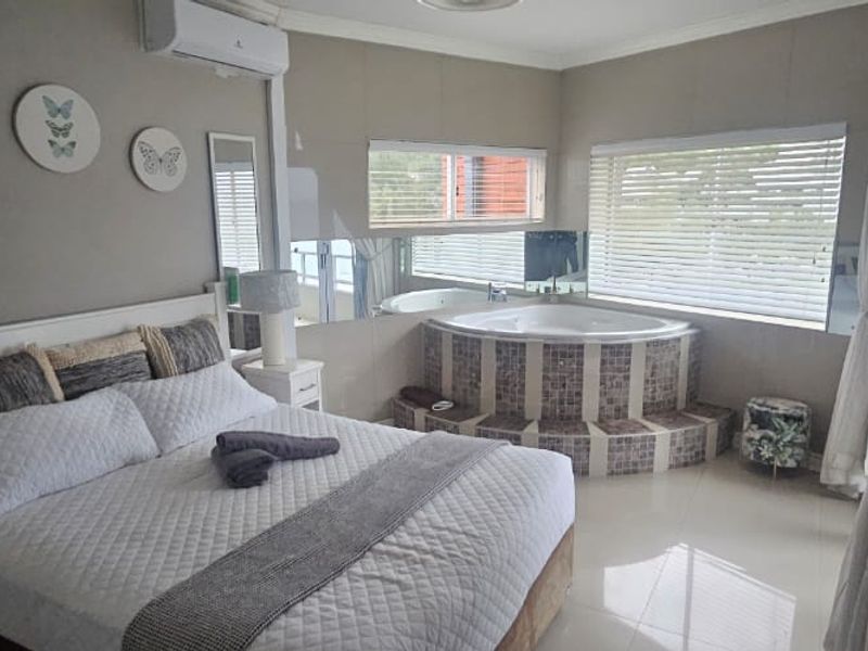 Spacious 2 Bedroom Apartment in Umdloti. - Photo 4