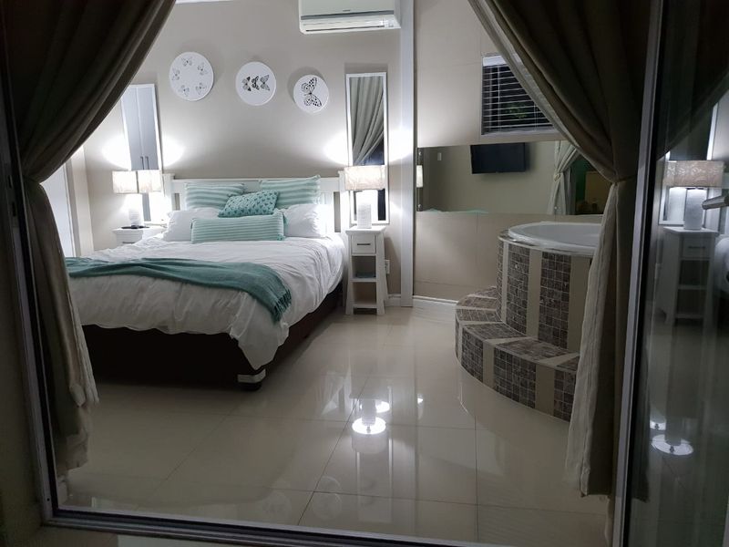 Spacious 2 Bedroom Apartment in Umdloti. - Photo 3