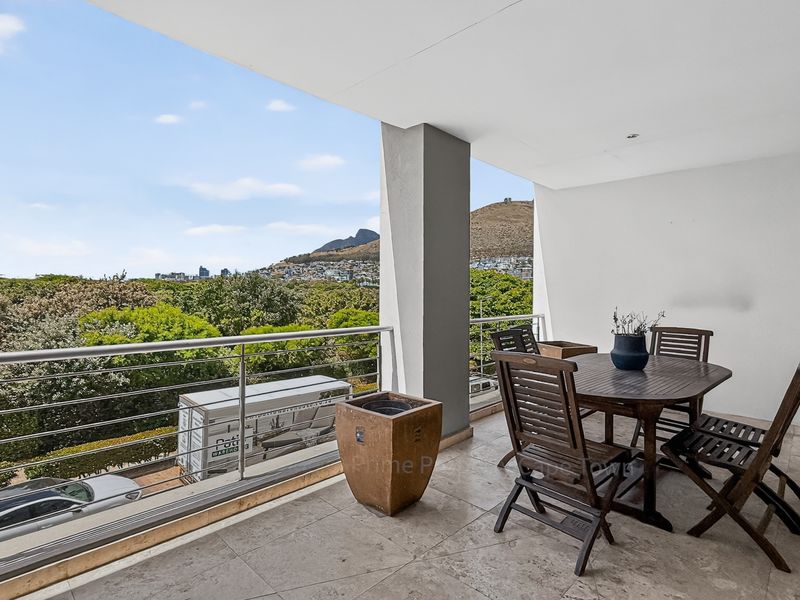 Refined Living with Iconic Cape Town Views & a Spacious Home! - Photo 5