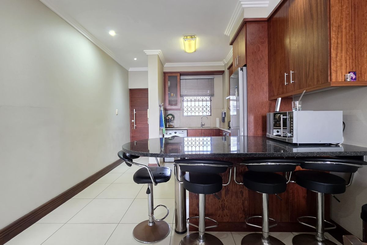 Apartment For Sale In Umhlanga - Photo 2