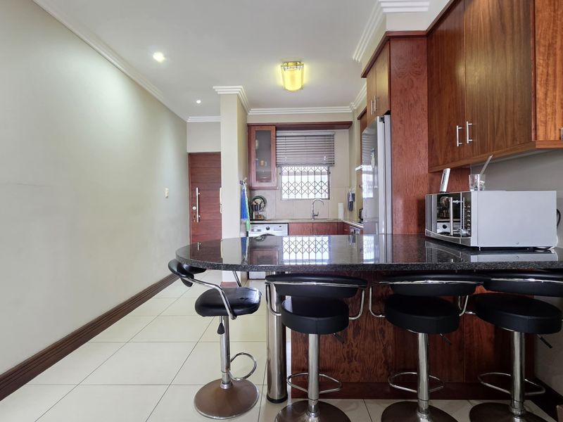 Apartment For Sale In Umhlanga - Photo 2