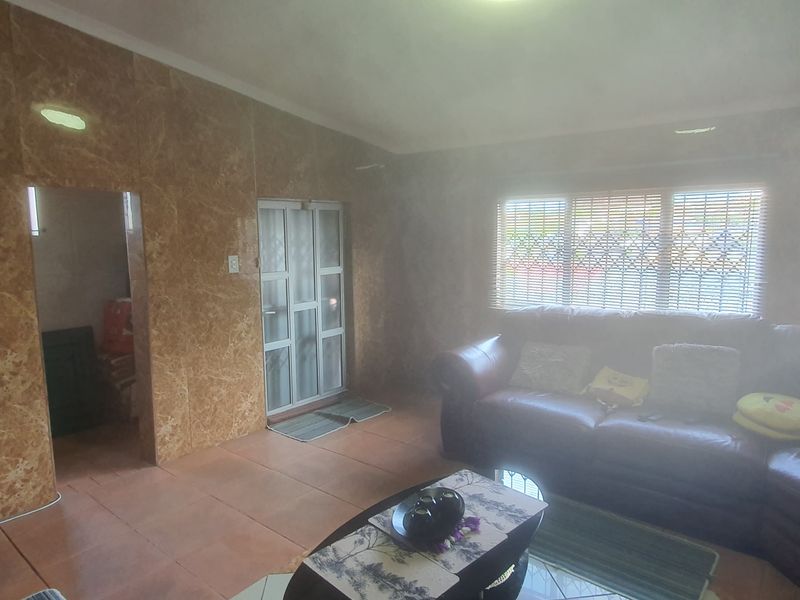 Live Smart in Trenance Manor — Exceptional 7‐Bedroom Home with Two Brand‐New Outbuildings - Photo 3