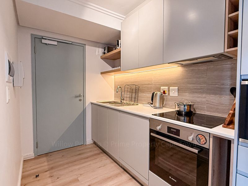 Modern Studio with Strong Airbnb Potential in a growing neighbourhood! - Photo 10